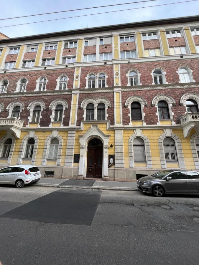Garibaldik Apartman Daire Budapeşte Dış mekan fotoğraf